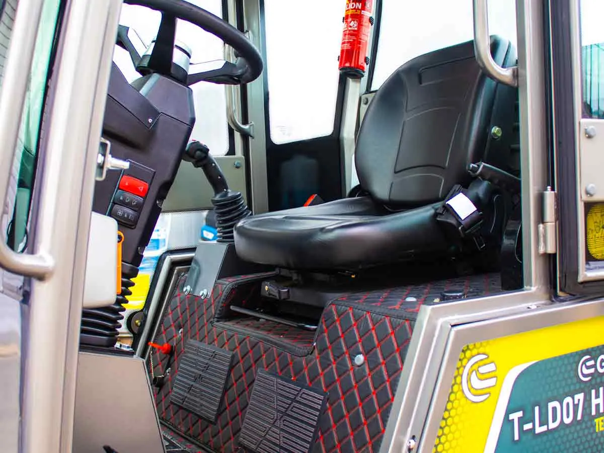 T-LD07 HST Cab Perkins | Graecus | Μίνι τηλεσκοπικός υδροστατικός τροχοφόρος φορτωτής με καμπίνα 4×4 4WD