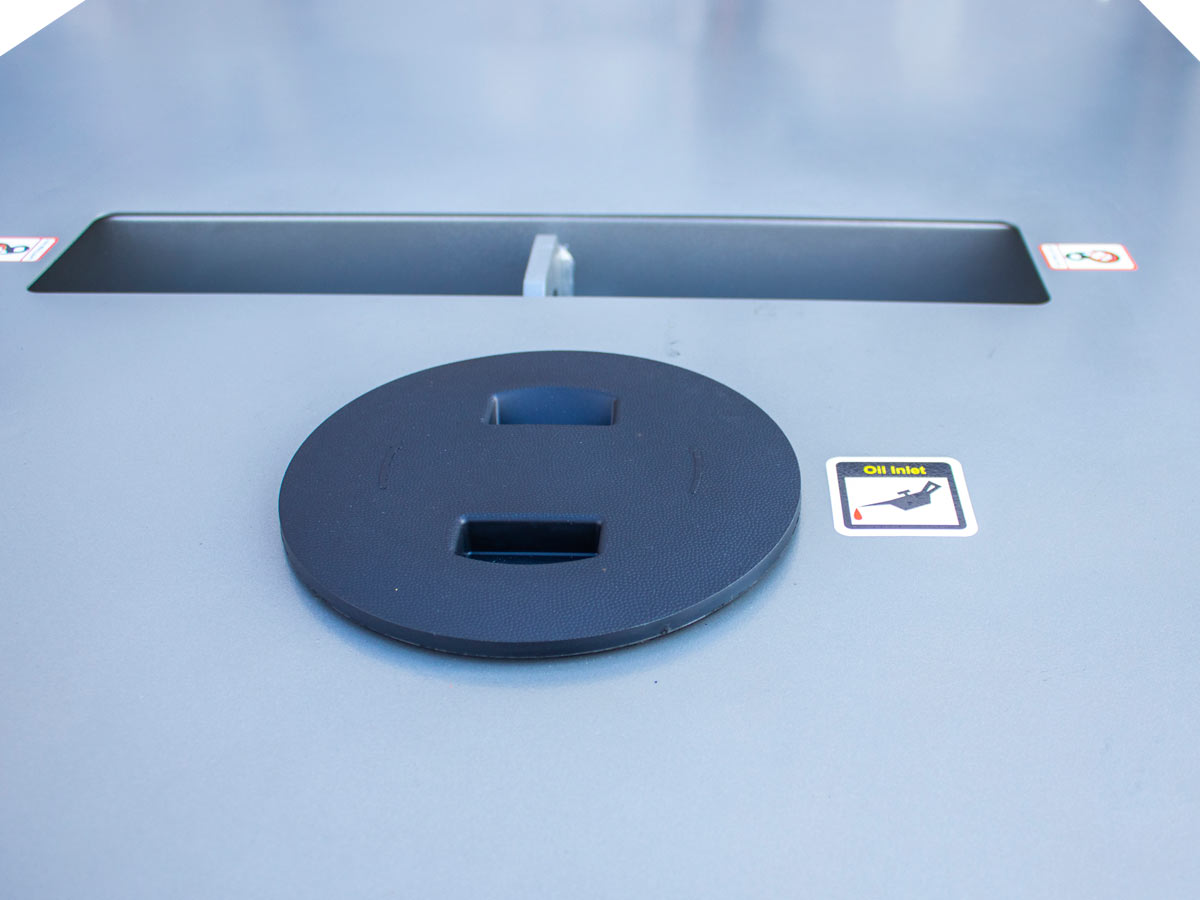 GD15 | Graecus | Γεννήτρια πετρελαίου τριφασική κλειστού τύπου με βάση, υδρόψυκτη με αυτόματο πίνακα μεταγωγής 