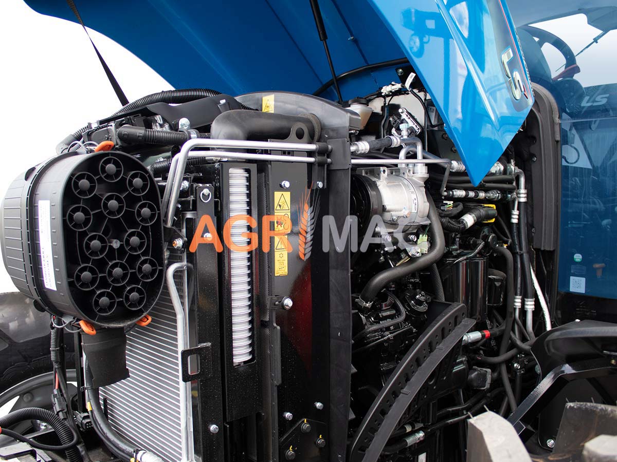 MT7.101 | LS Tractor | 122HP 4WD 3595cc κινητήρας Iveco τρακτέρ Standard συνδιασμός με GRAECUS FREZA B205
