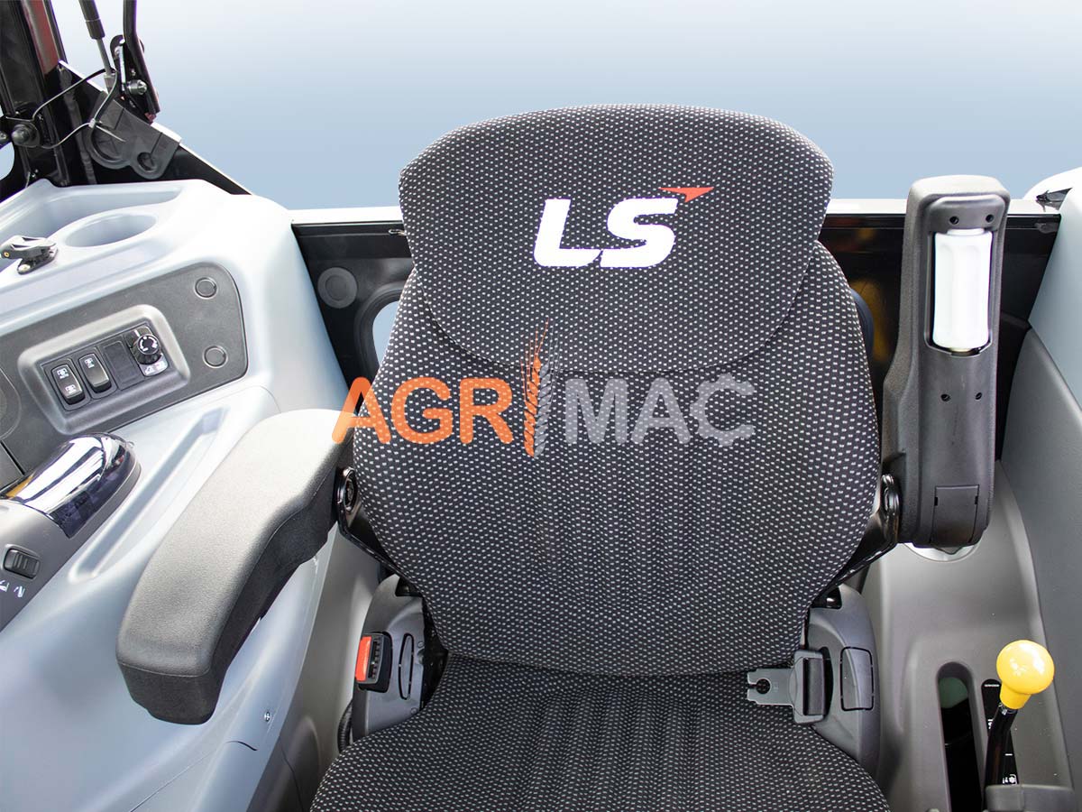 MT7.101 | LS Tractor | 122HP 4WD 3595cc κινητήρας Iveco τρακτέρ Standard συνδιασμός με GRAECUS FREZA B205