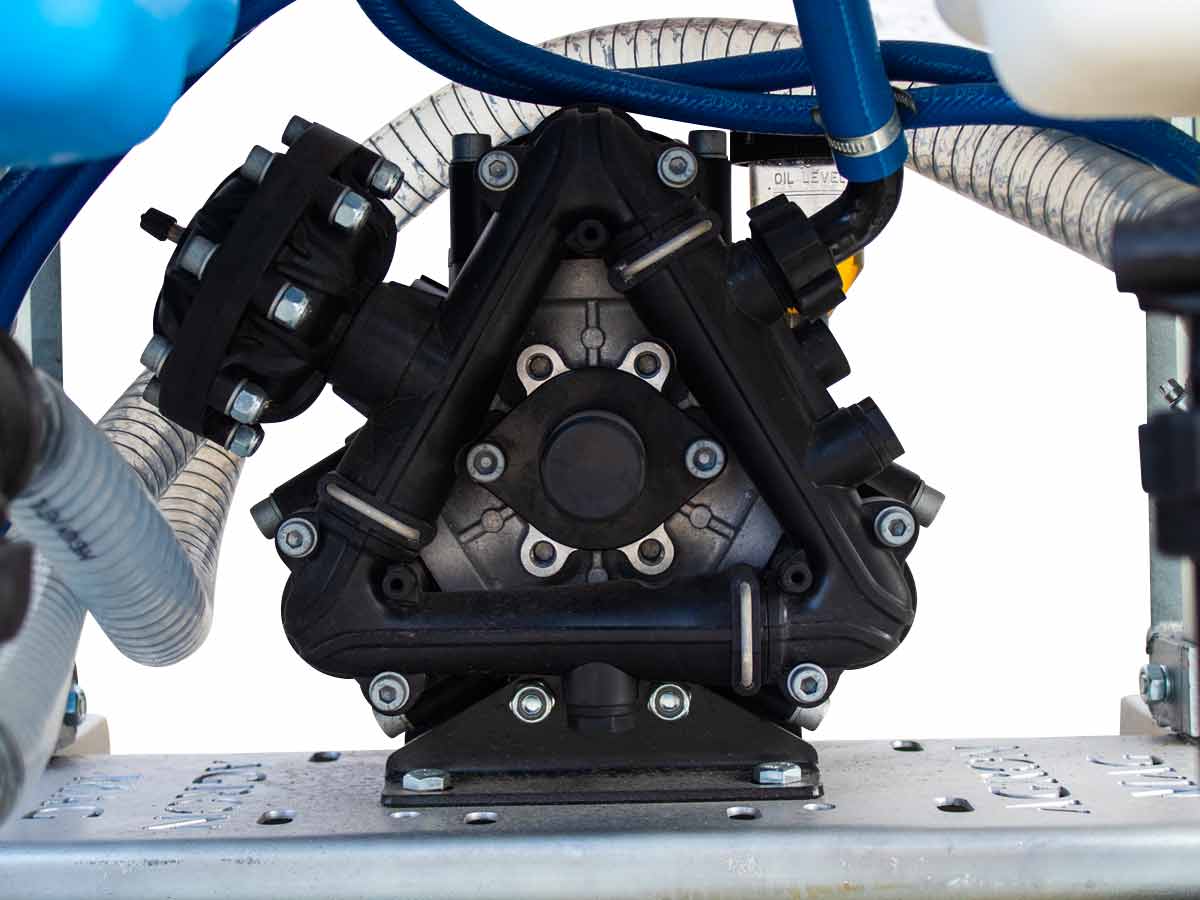 PA700+AD12 | Agron Mag | 700L/12m Ραντιστικο-Ψεκαστικο 3 καζάνια αναρτώμενο με 12 μέτρα μπάρα 