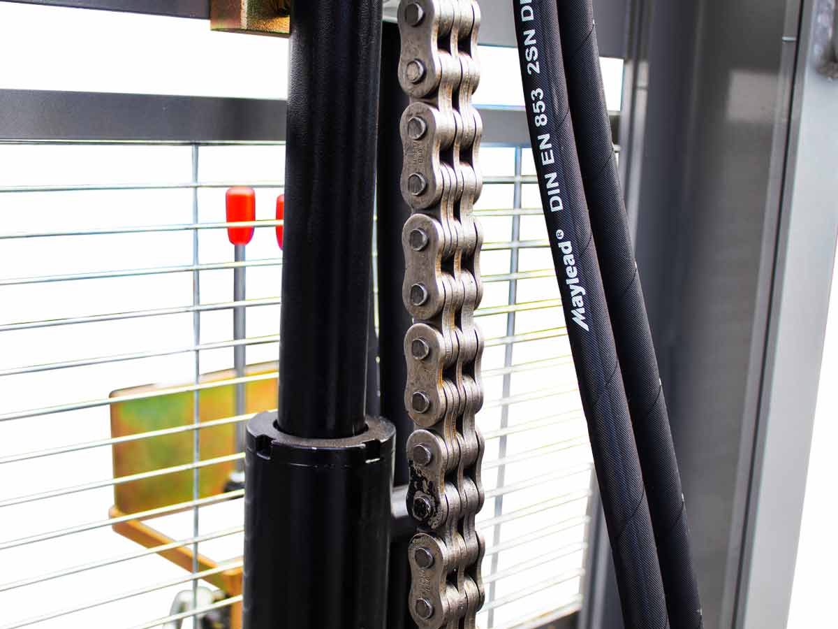 CLARK1500 TRIPLEX250-RC | Graecus | Κλαρκ για τρακτέρ 3 σταδιων με ανύψωση βάρους 1500kg και ύψους 250εκ, υδρ. πλάγια μετατόπιση, υδρ. ρύθμιση μπούμας και ασύρματο χειριστήριο.