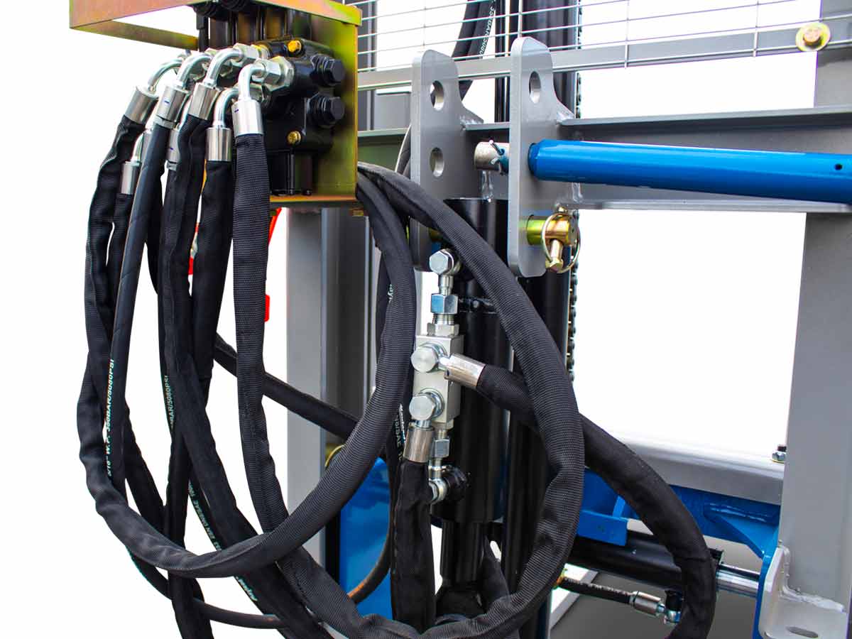 CLARK1500 TRIPLEX250-RC | Graecus | Κλαρκ για τρακτέρ 3 σταδιων με ανύψωση βάρους 1500kg και ύψους 250εκ, υδρ. πλάγια μετατόπιση, υδρ. ρύθμιση μπούμας και ασύρματο χειριστήριο.