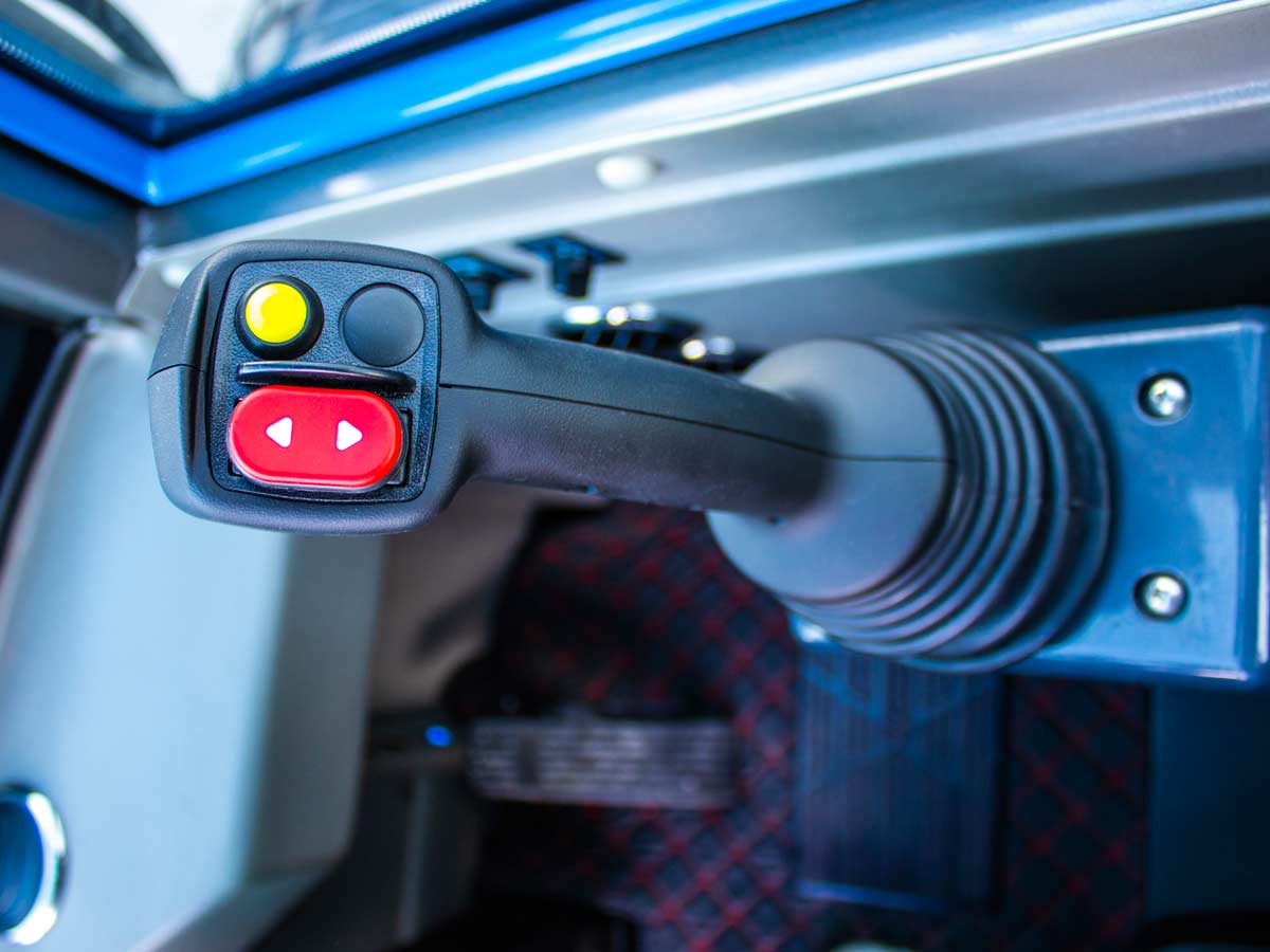 LD16NE Cab | Graecus | Σπαστός τροχοφόρος φορτωτής 4×4 4WD | Μέγιστη ανύψωση 3m | Ικανότητα φόρτωσης έως 1.6Τ | Καμπίνα A/C