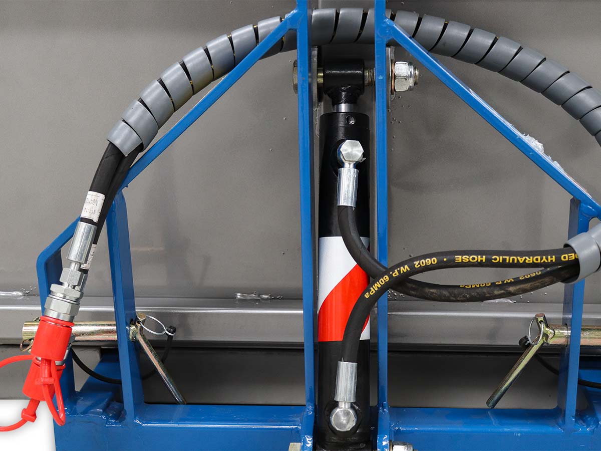 KM180-H | Graecus | Σέσουλα αναρτώμενη με υδραυλική ανατροπή ενισχυμένη 