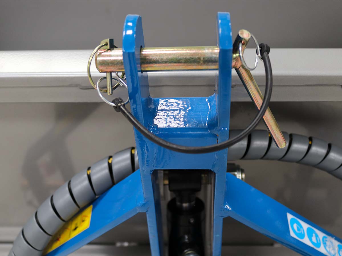 KM140-H | Graecus | Σέσουλα αναρτώμενη με υδραυλική ανατροπή ενισχυμένη 