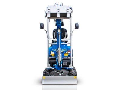 ekskafeas-me-ypsili-akriveia-sto-skapisma-EB10BOOM