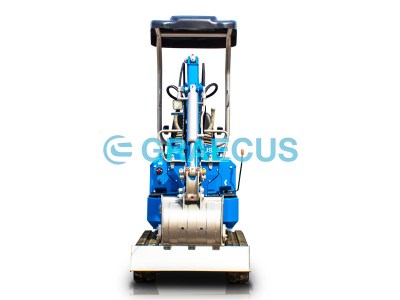 mini-ekskafeas-me-erpystries-times-EB09