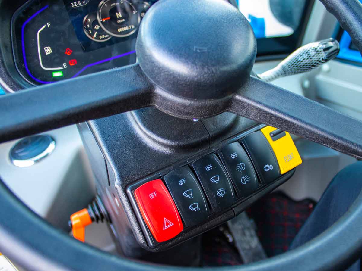 LD16NE Cab | Graecus | Σπαστός τροχοφόρος φορτωτής 4×4 4WD | Μέγιστη ανύψωση 3m | Ικανότητα φόρτωσης έως 1.6Τ | Καμπίνα A/C